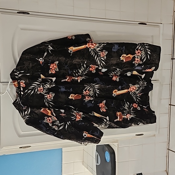 Men's Hawaiian Shirt - Picture 4 of 4